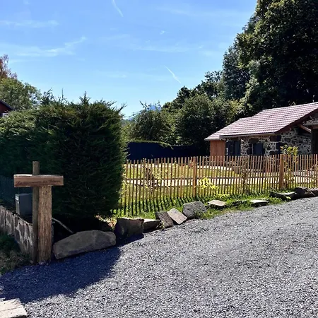 La Maisonnette Des Dômes Près Vulcania * Mazaye