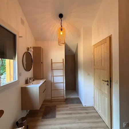 La Maisonnette Des Dômes Près Vulcania Hébergement de vacances *