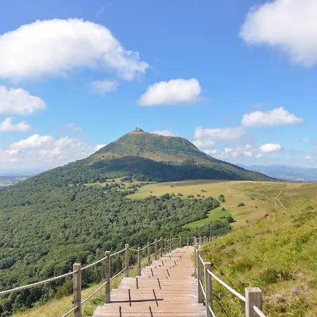 Hébergement de vacances La Maisonnette Des Dômes Près Vulcania